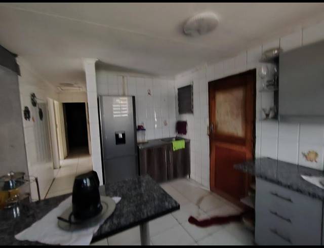 6 BEDROOM HOUSE FOR SALE IN LENASIA SOUTH